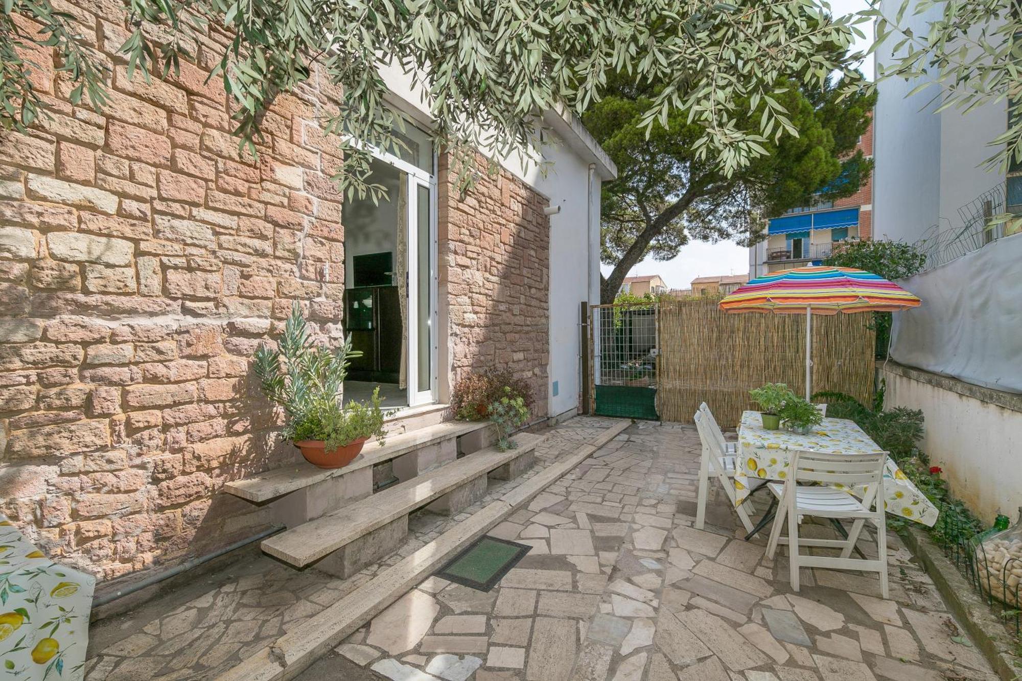 Appartamento Con Giardino A Due Passi Dal Mare Piombino Exterior foto